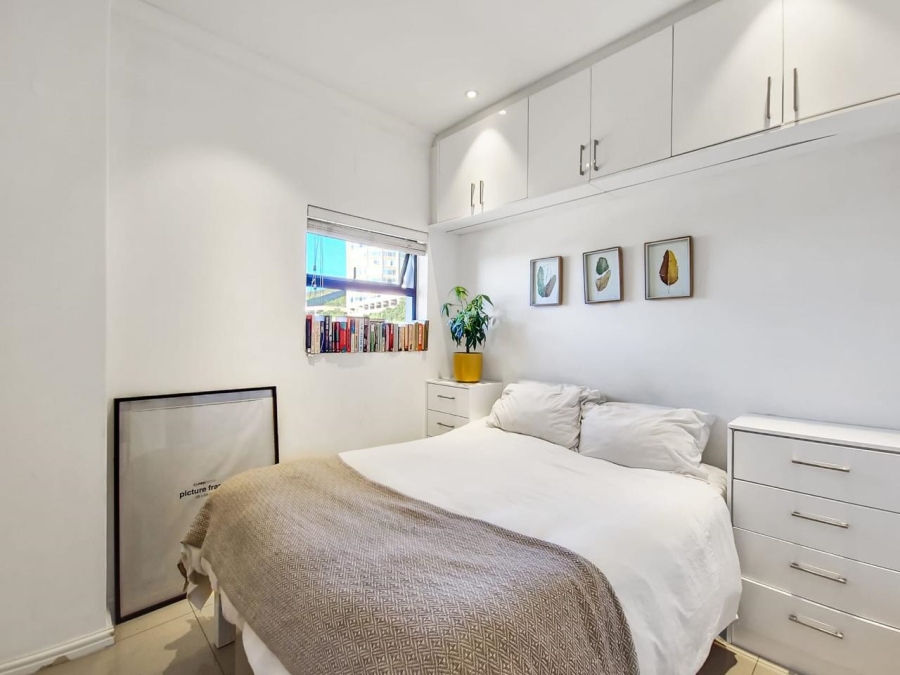 1 Bedroom Property for Sale in Vredehoek Western Cape